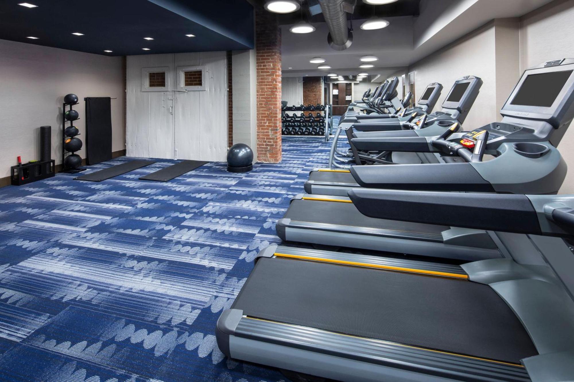 מלון Courtyard By Marriott Cape Girardeau Downtown מראה חיצוני תמונה